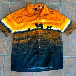 Chiliwear Men’s Short-Sleeve Button Down Large Shirt. Texas Longhorns/ UT Austin